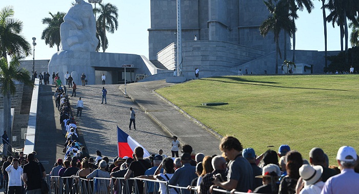 Nearly 1 million people attend Fidel Castro commemoration ceremony in Havana
